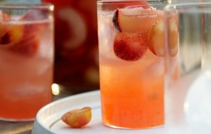 stone-fruit-sangria-recipe-940x600[1]