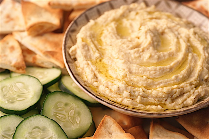 Spicy Roasted Garlic Hummus