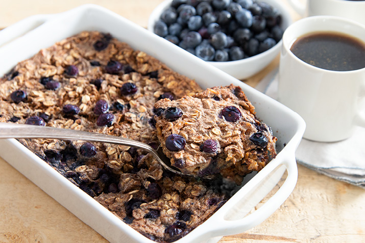Banana Berry Baked Oats